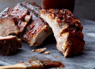 Low-calorie smokey ribs with peach bbq sauce