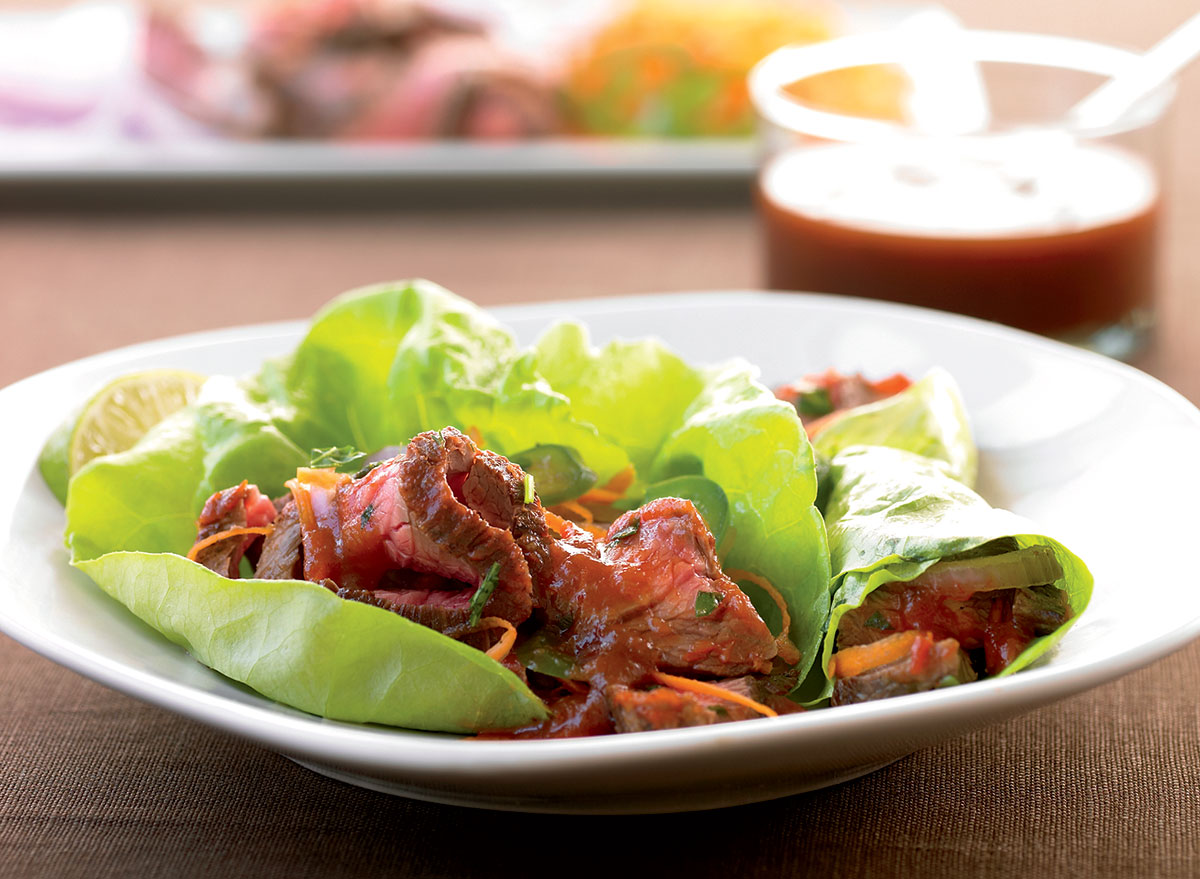 Low-calorie thai beef lettuce wraps