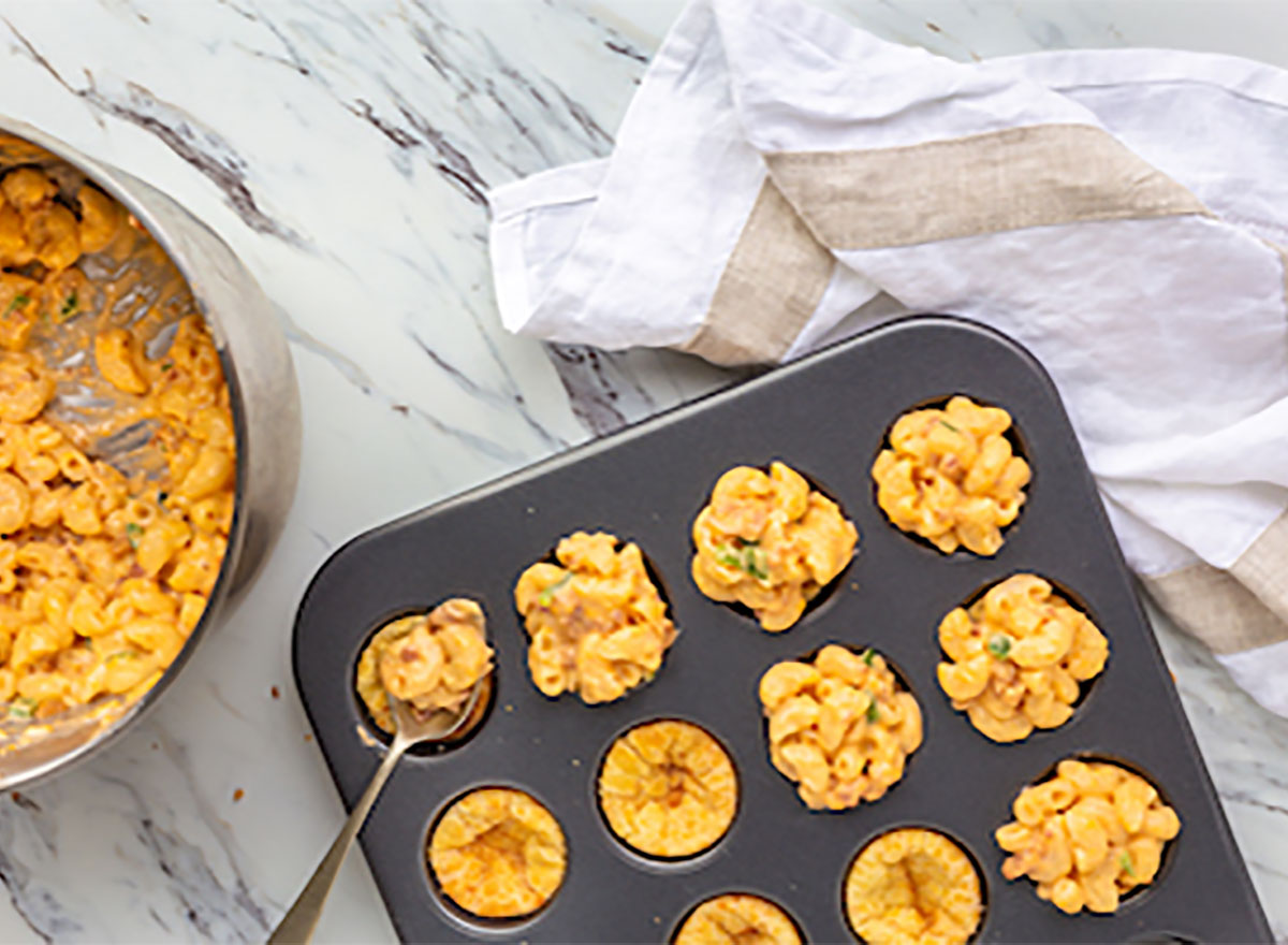 mac and cheese cups in muffin tin