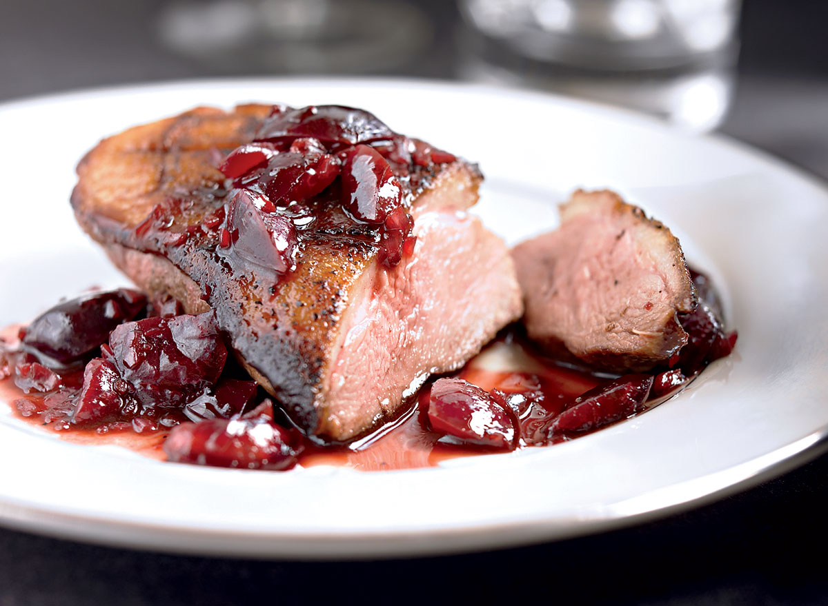 Paleo crispy duck breast in balsamic