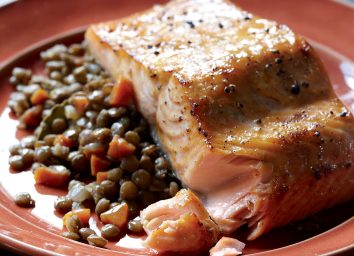 Paleo roast salmon with lentils