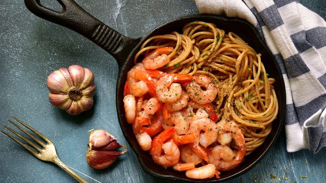 Cast Iron Skillet Mistakes Ways You Re Ruining The Pan Eat This Not That