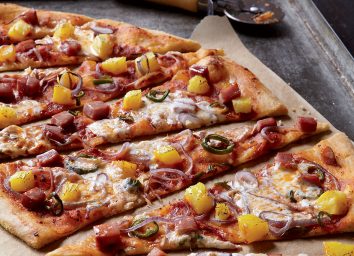 Spicy hawaiian pizza