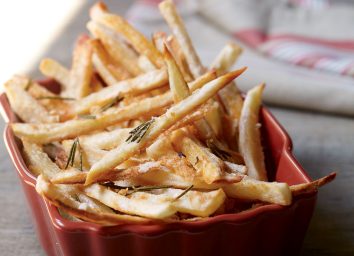 Vegan crispy oven-baked fries