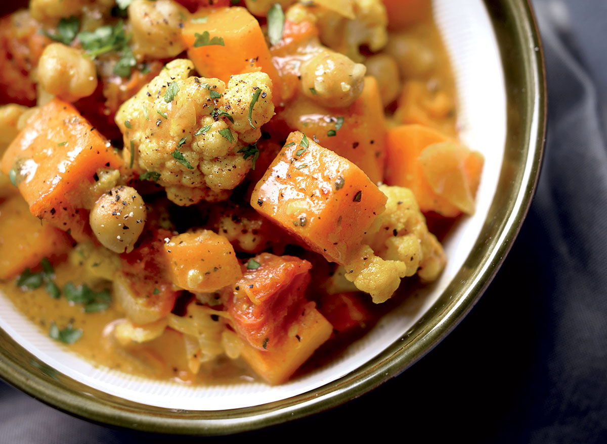 Vegetarian curry cauliflower with butternut squash