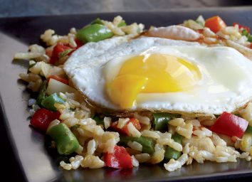 Vegetarian ￼fried rice with a fried egg