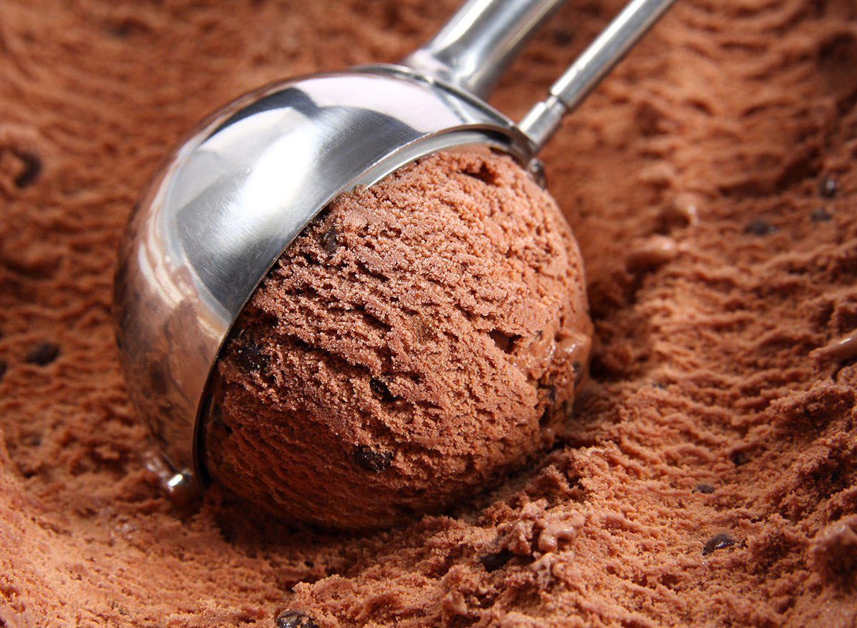 How to Get the Perfect Ice Cream Scoop In Two Steps — Eat This Not That