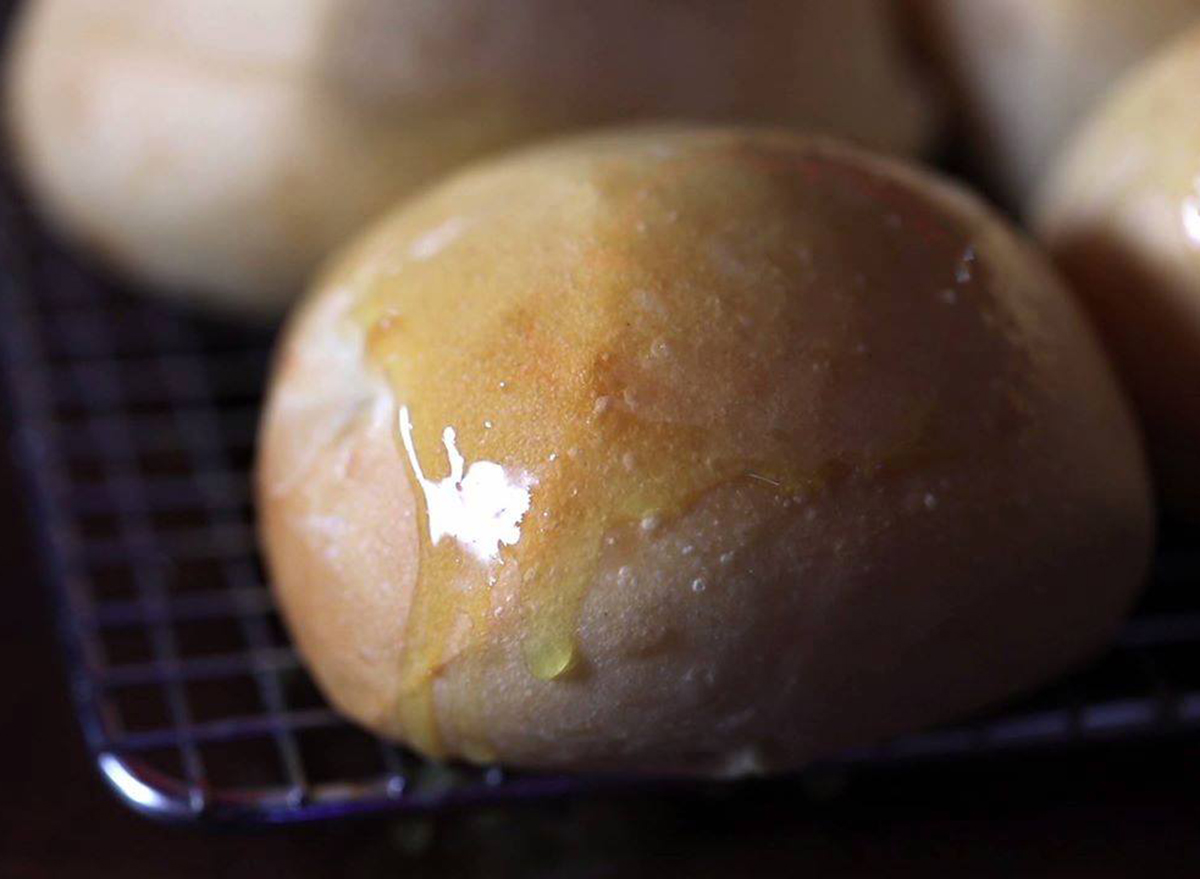 Restaurant Breads and Biscuits, Ranked By Nutrition — Eat This Not That