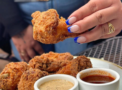 10 Fast-Growing Chicken Chains You're About to See Everywhere
