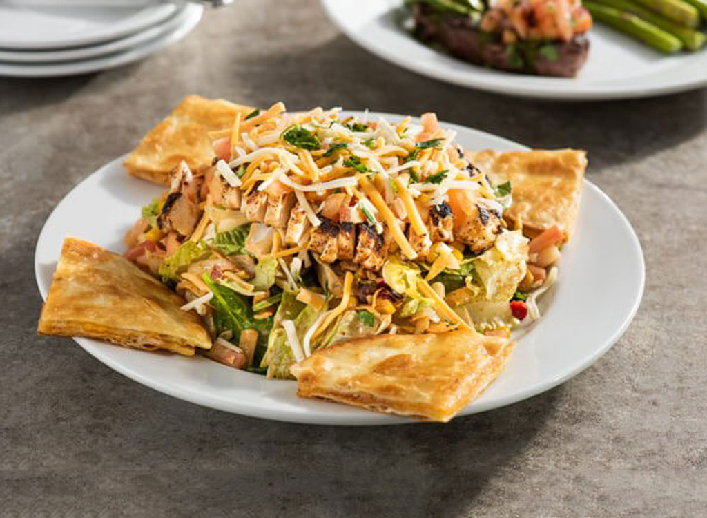 Chilis quesadilla explosion salad