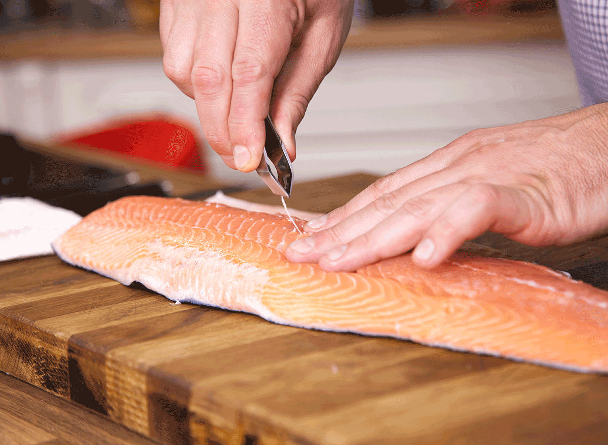 de boning salmon