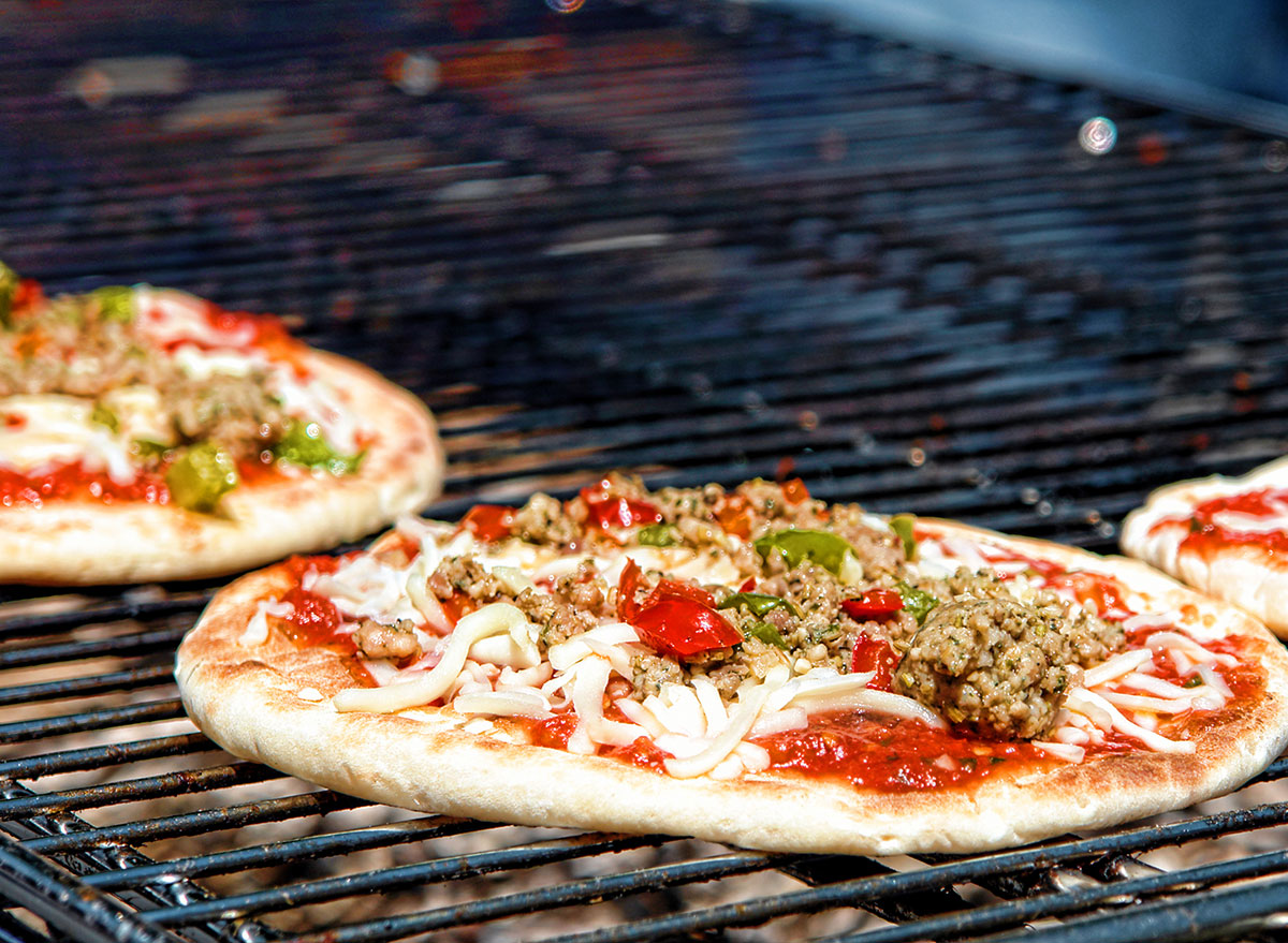 pizza on grill