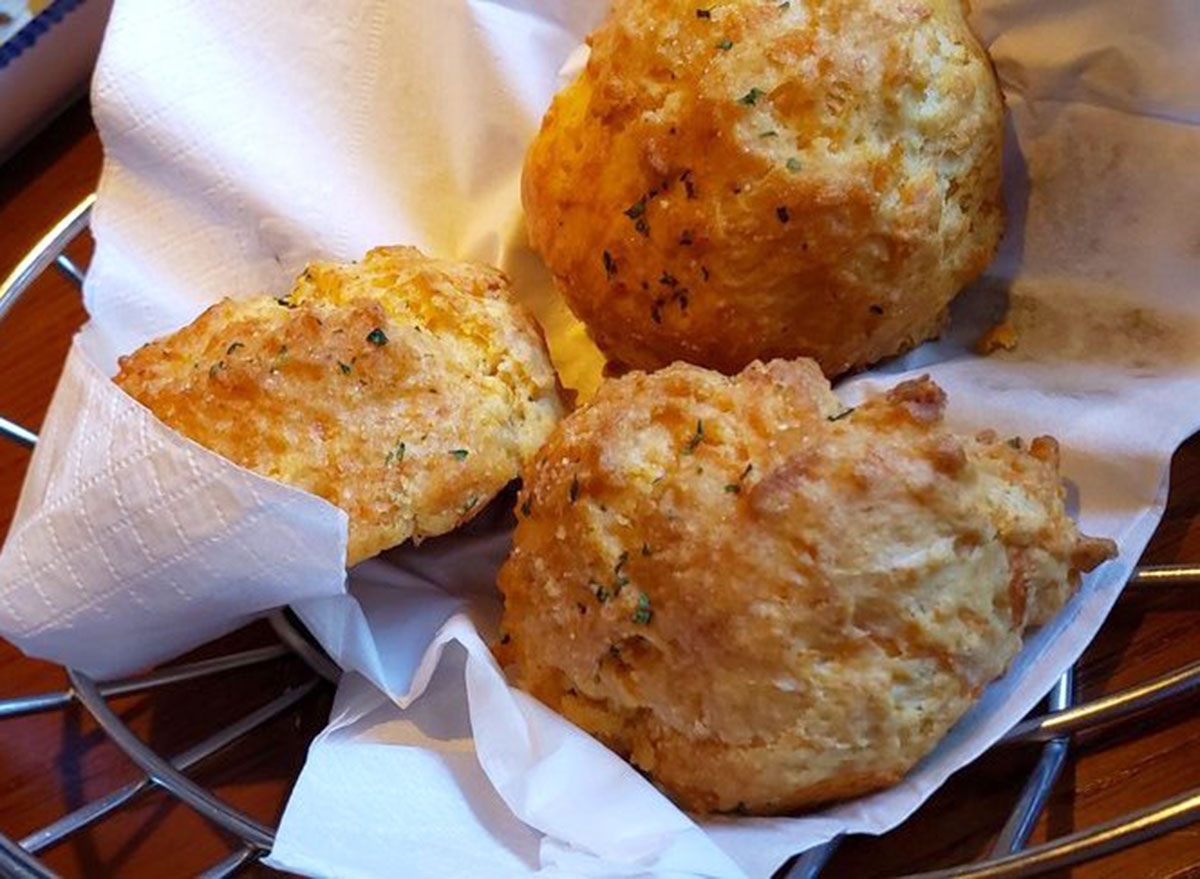 red lobsters cheddar bay biscuits