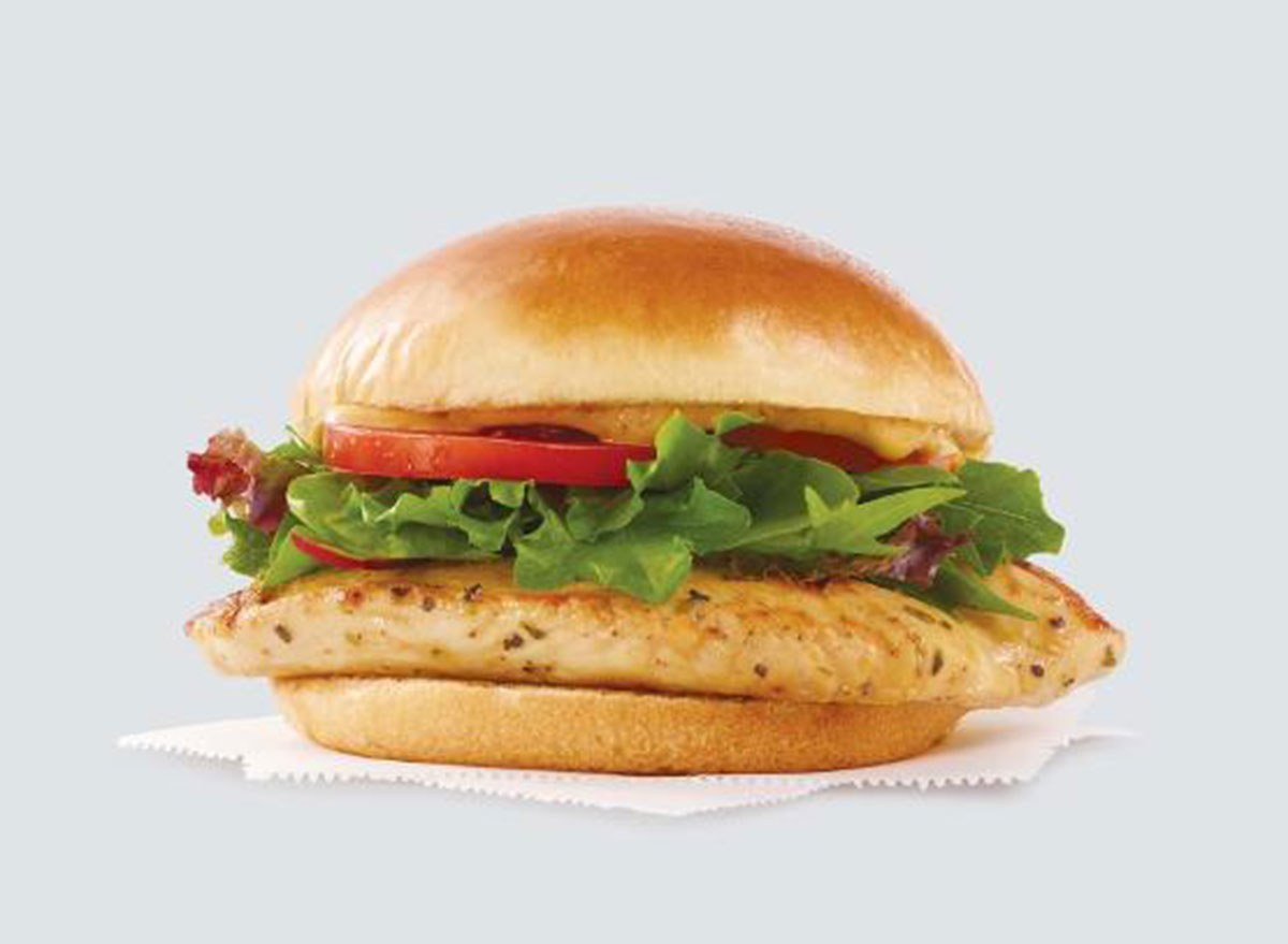 sándwich de pollo a la parrilla