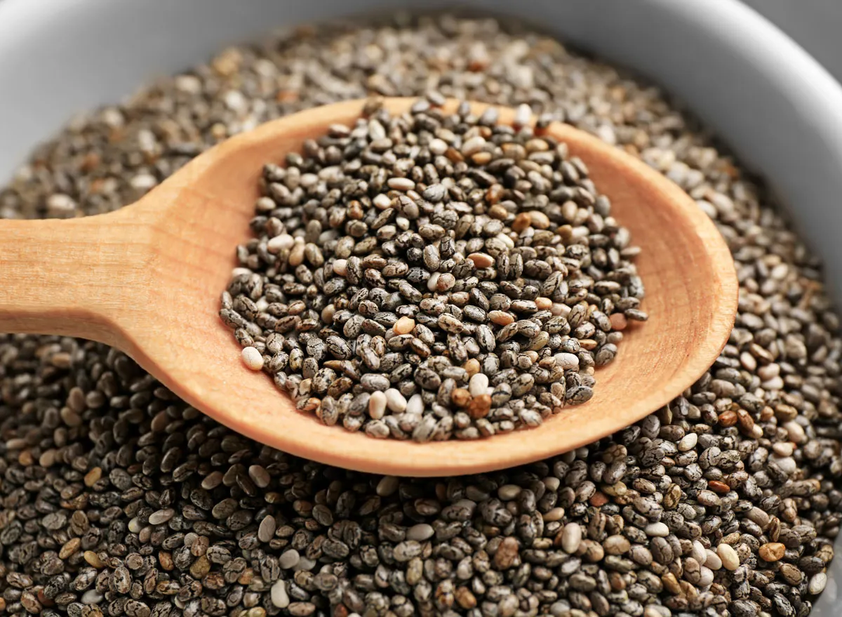 deseable Arrepentimiento cuestionario What Happens to Your Body When You Eat Chia Seeds — Eat This Not That