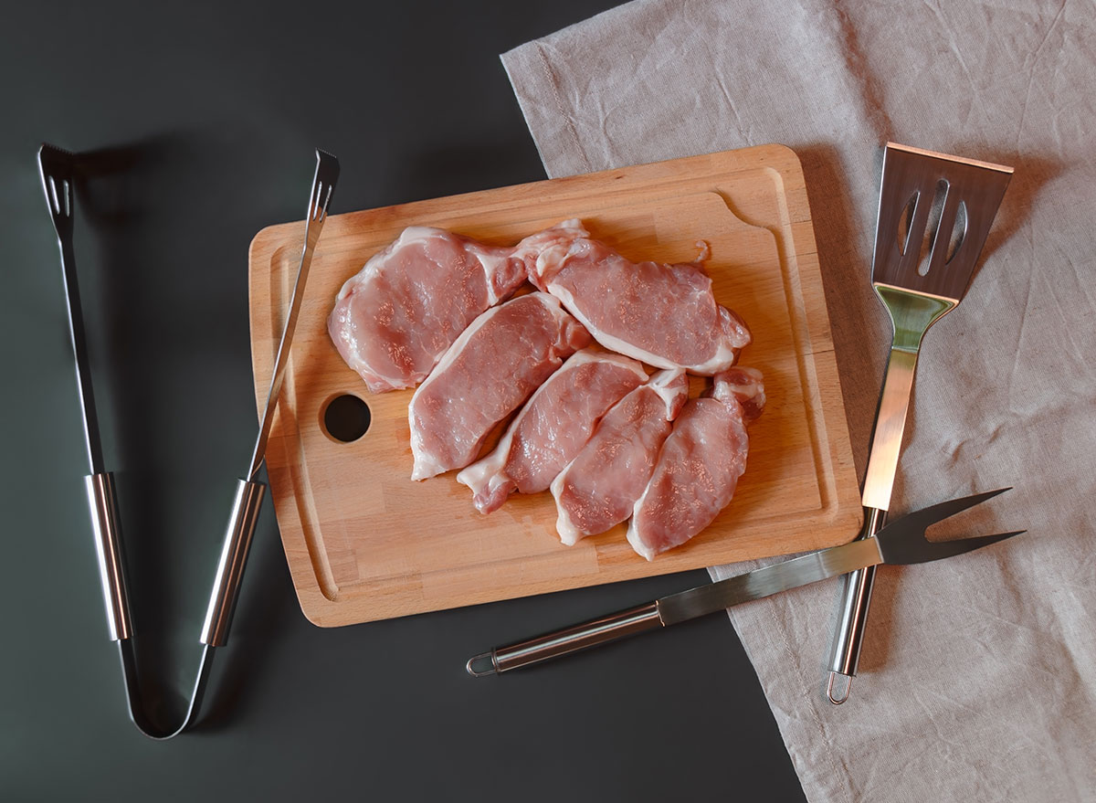 contaminated utensils with raw meat