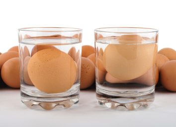 How to tell if eggs are good with egg float test