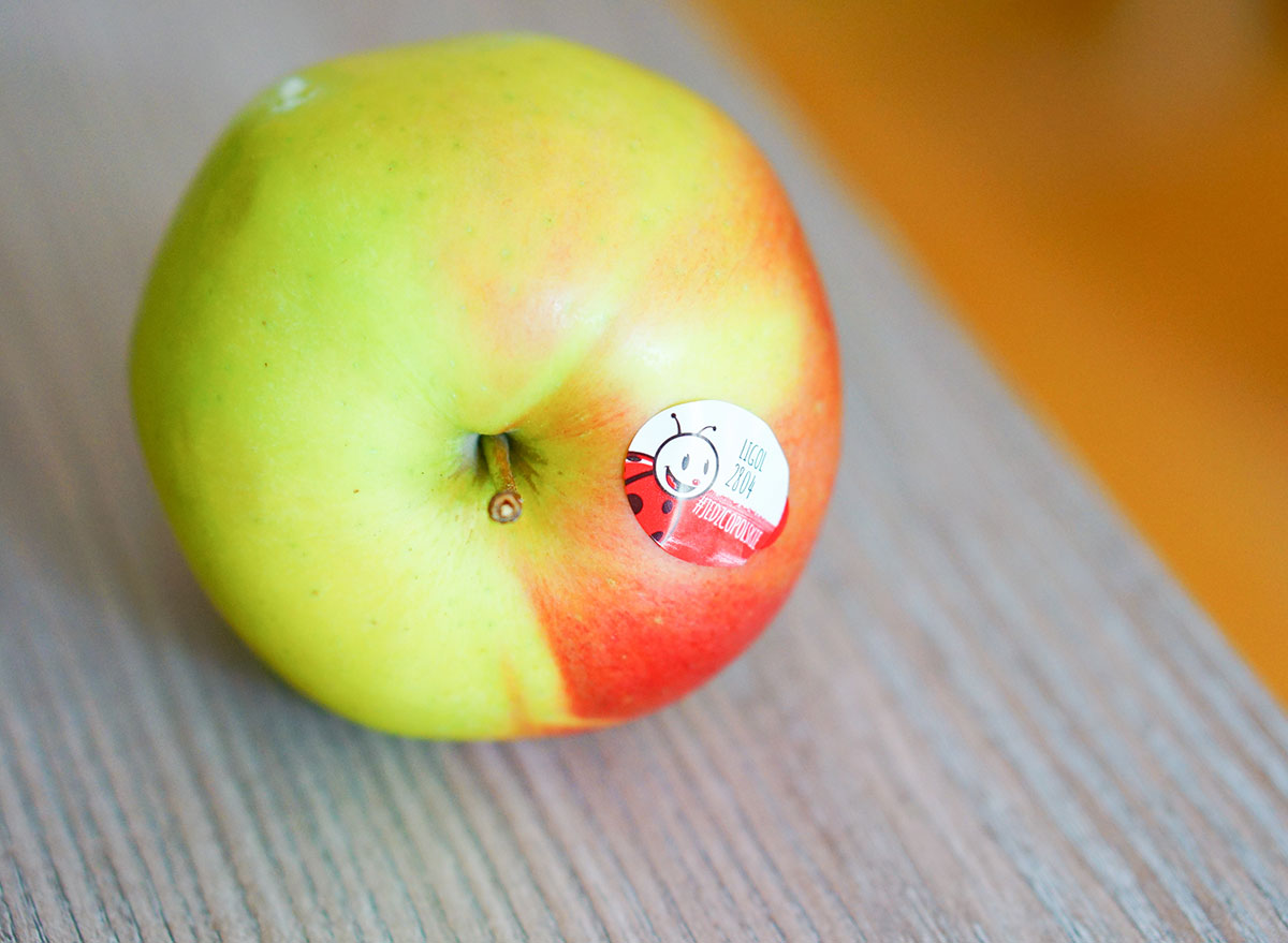 produce sticker on apple