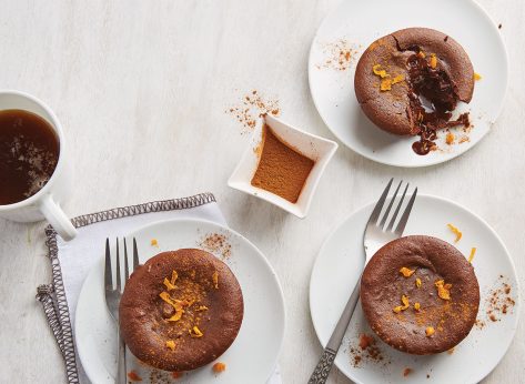 An Easy Cinnamon-Orange Lava Cakes Recipe