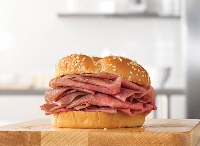 arbys classic roast beef sandwich