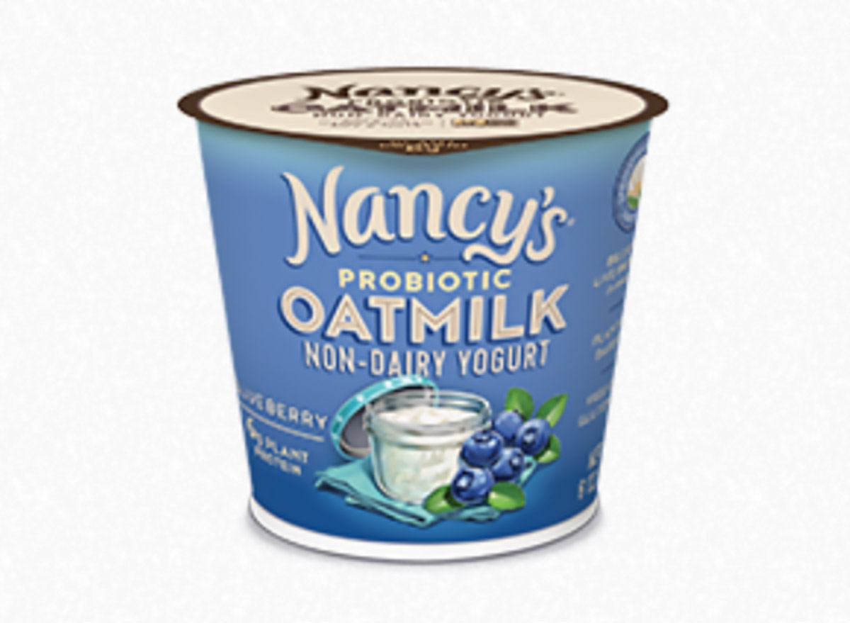 nancys probiotic oatmilk yogurt blueberry cup