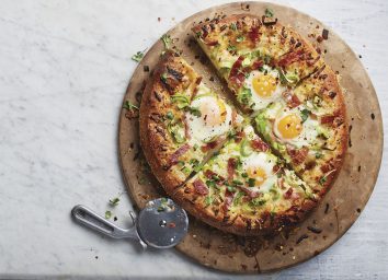 sunny side up egg pizza