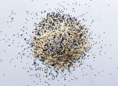 What's In Everything Bagel Seasoning?