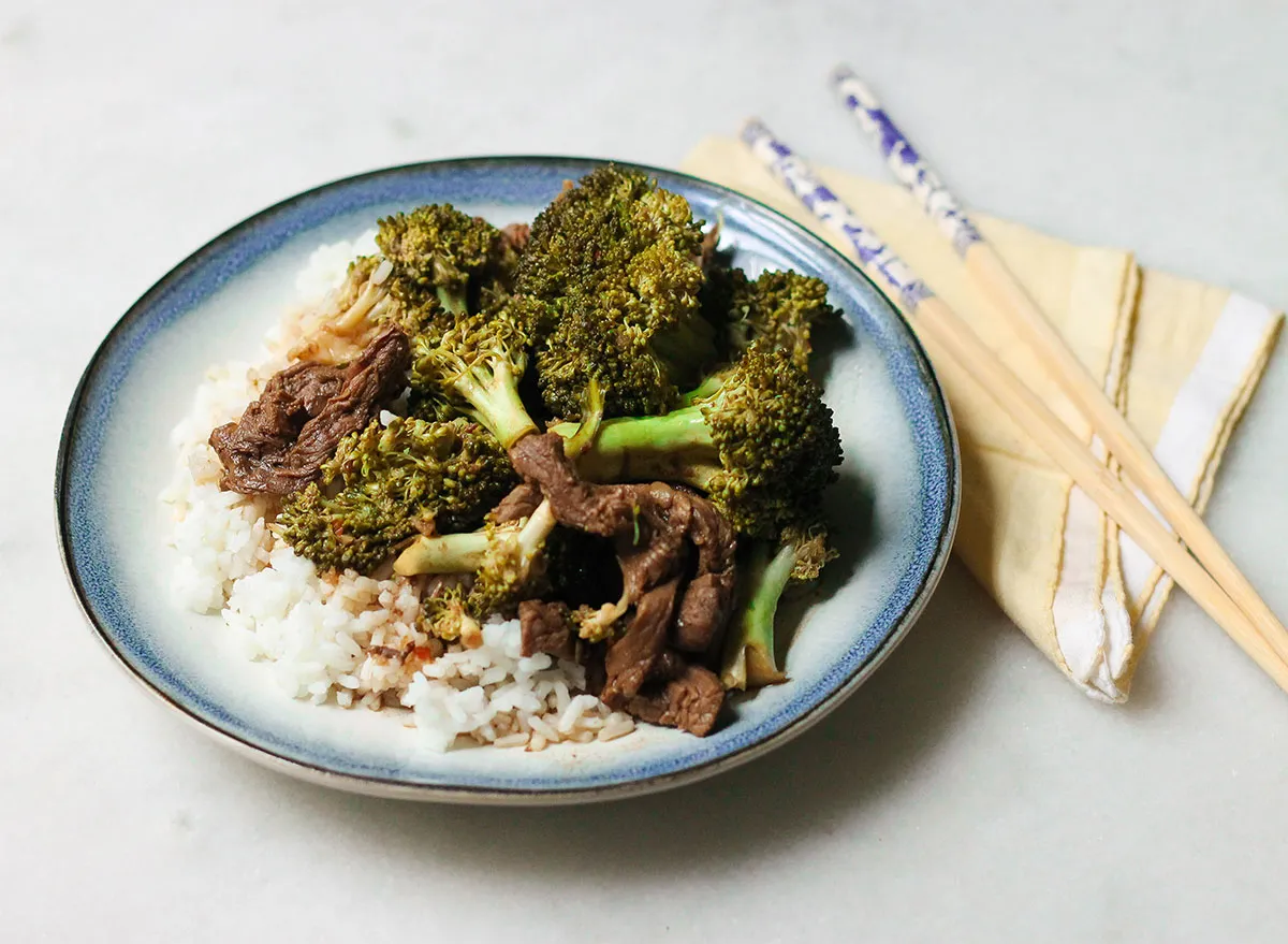 An Easy CrockPot Beef and Broccoli Recipe — Eat This Not That