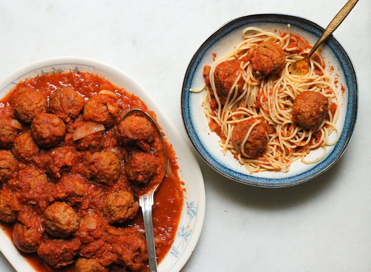 Crock pot Italian meatballs with spaghetti