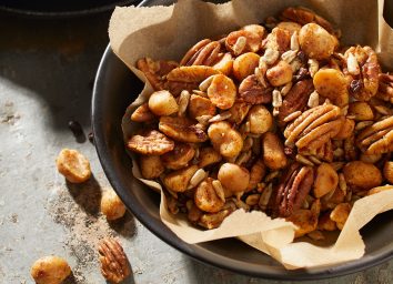 keto macadamia nut trail mix