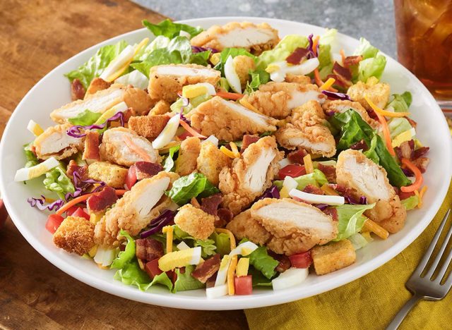 Red Robin Crispy Chicken Tender Salad