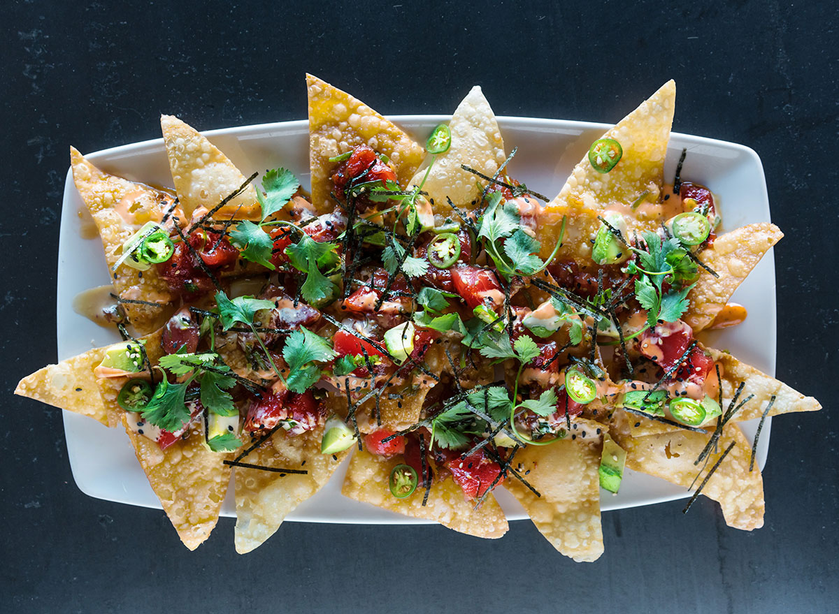 yard house poke nachos