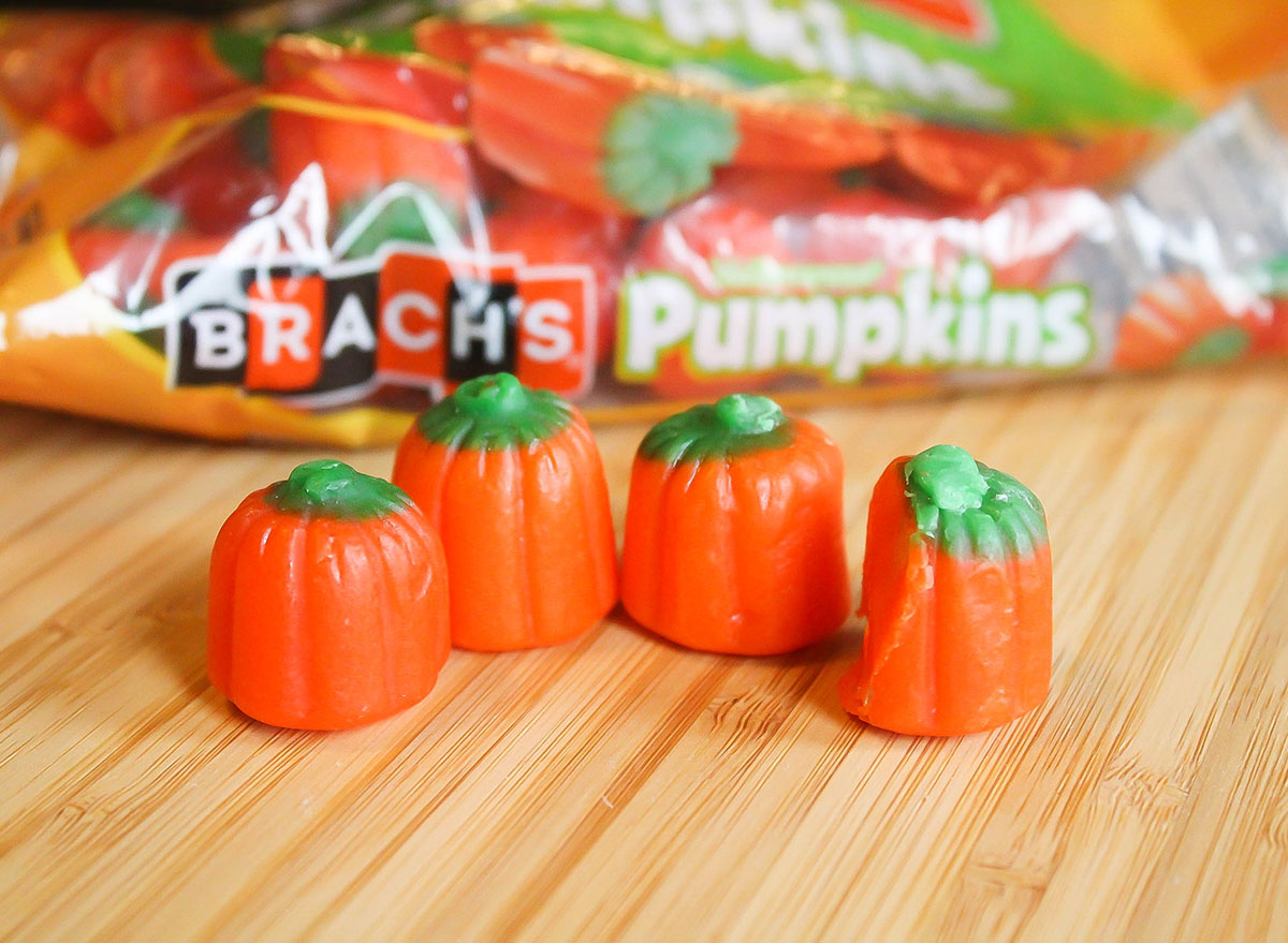 brachs pumpkins halloween candy 100 calories
