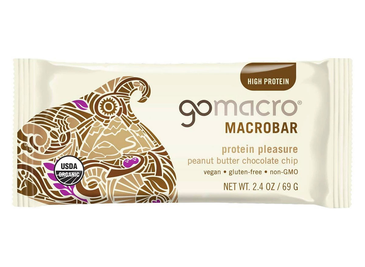 gomacro peanut butter chocolate chip protein bar