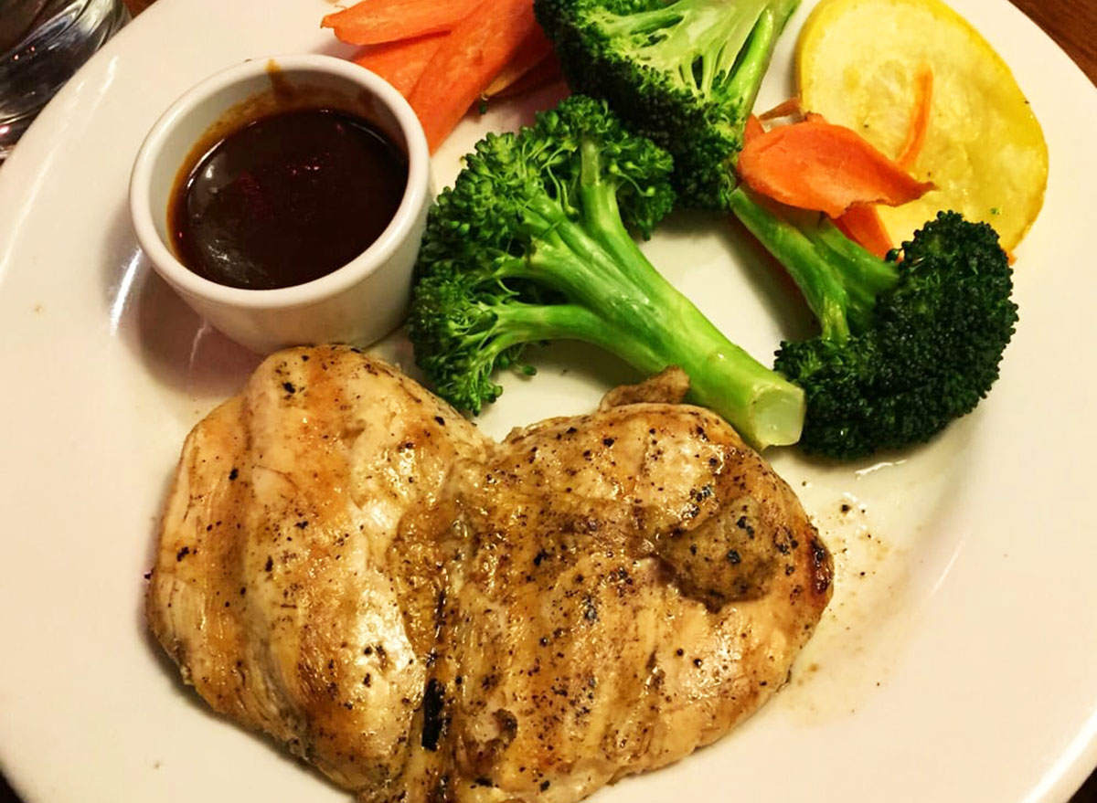 grilled chicken with mixed vegetables from outback steakhouse