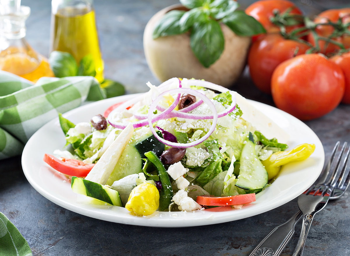 What Happens to Your Body When You Eat Salad Every Day