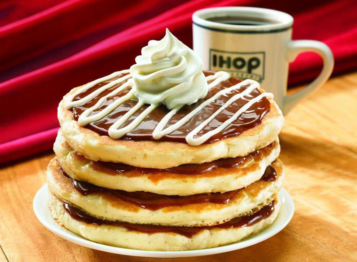 Here's What Chefs Really Order From IHOP, the Popular Breakfast Chain