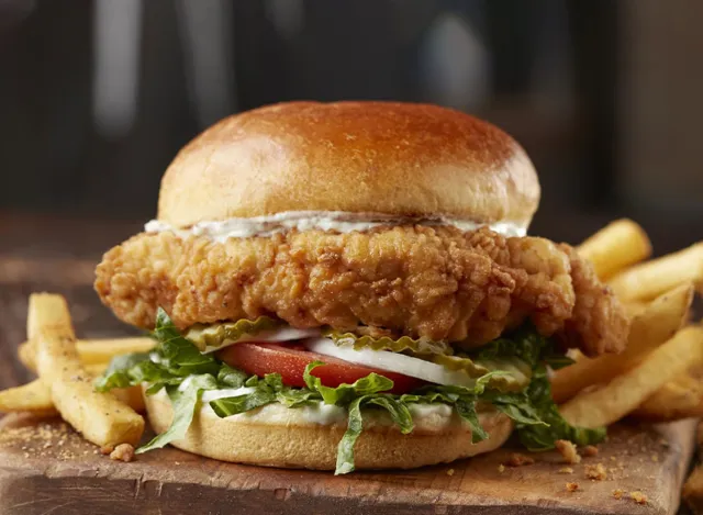 longhorn steakhouse crispy buttermilk chicken sandwich - 10 Unhealthy Menu Items at LongHorn Steakhouse