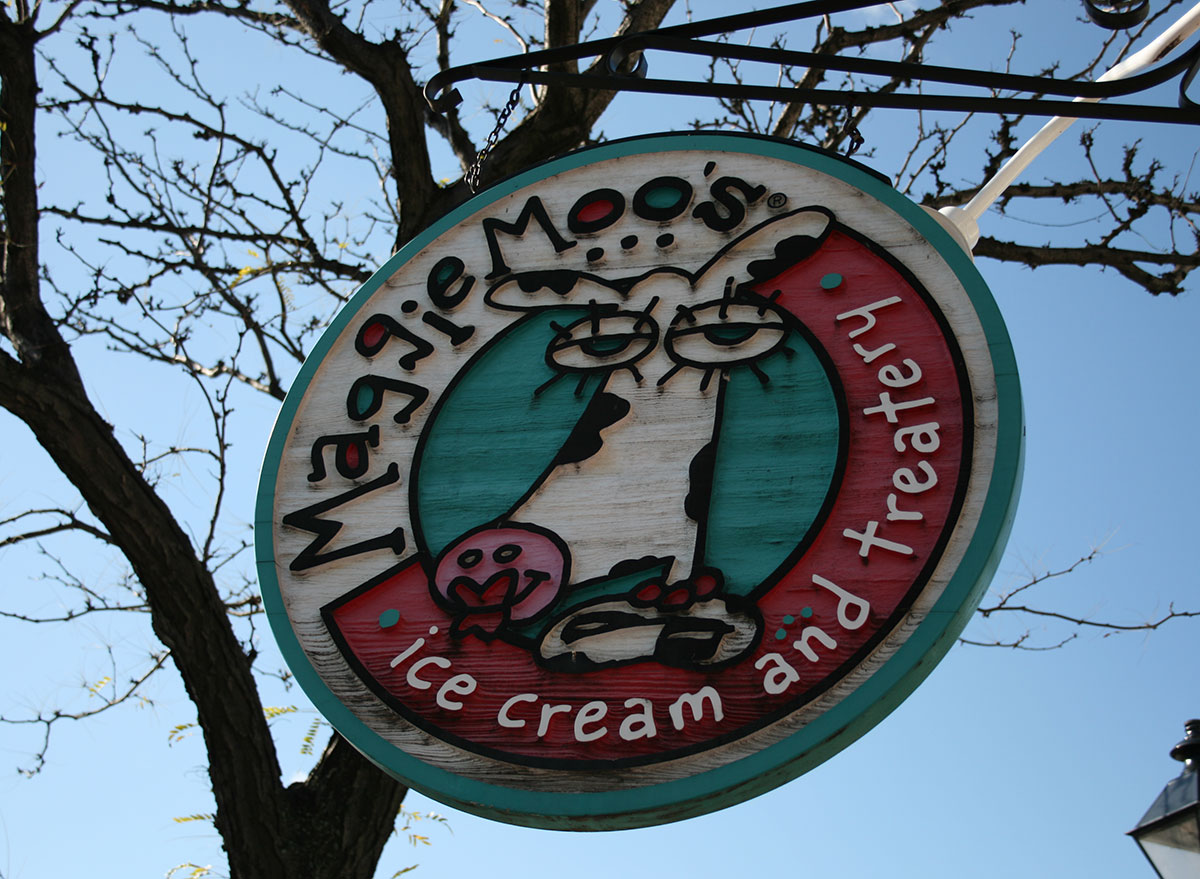 maggie moos ice cream sign