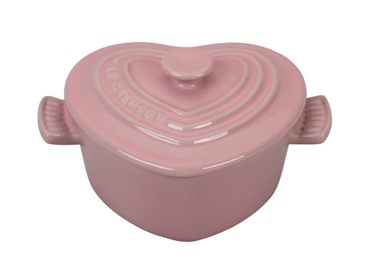 le creuset heart dish, millennial pink kitchen accessories