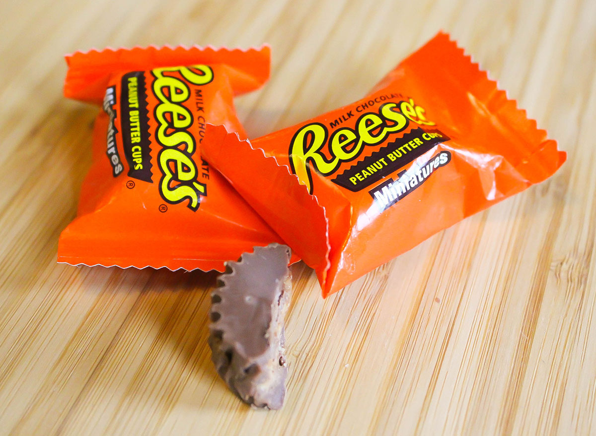 reeses halloween candy 100 calories