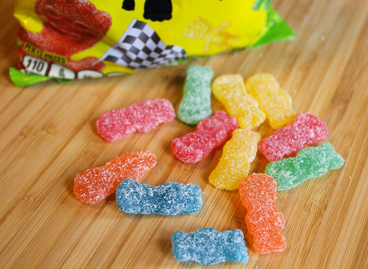 sour patch kids halloween candy 100 calories