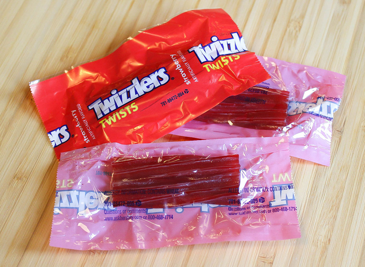 twizzlers halloween candy 100 calories