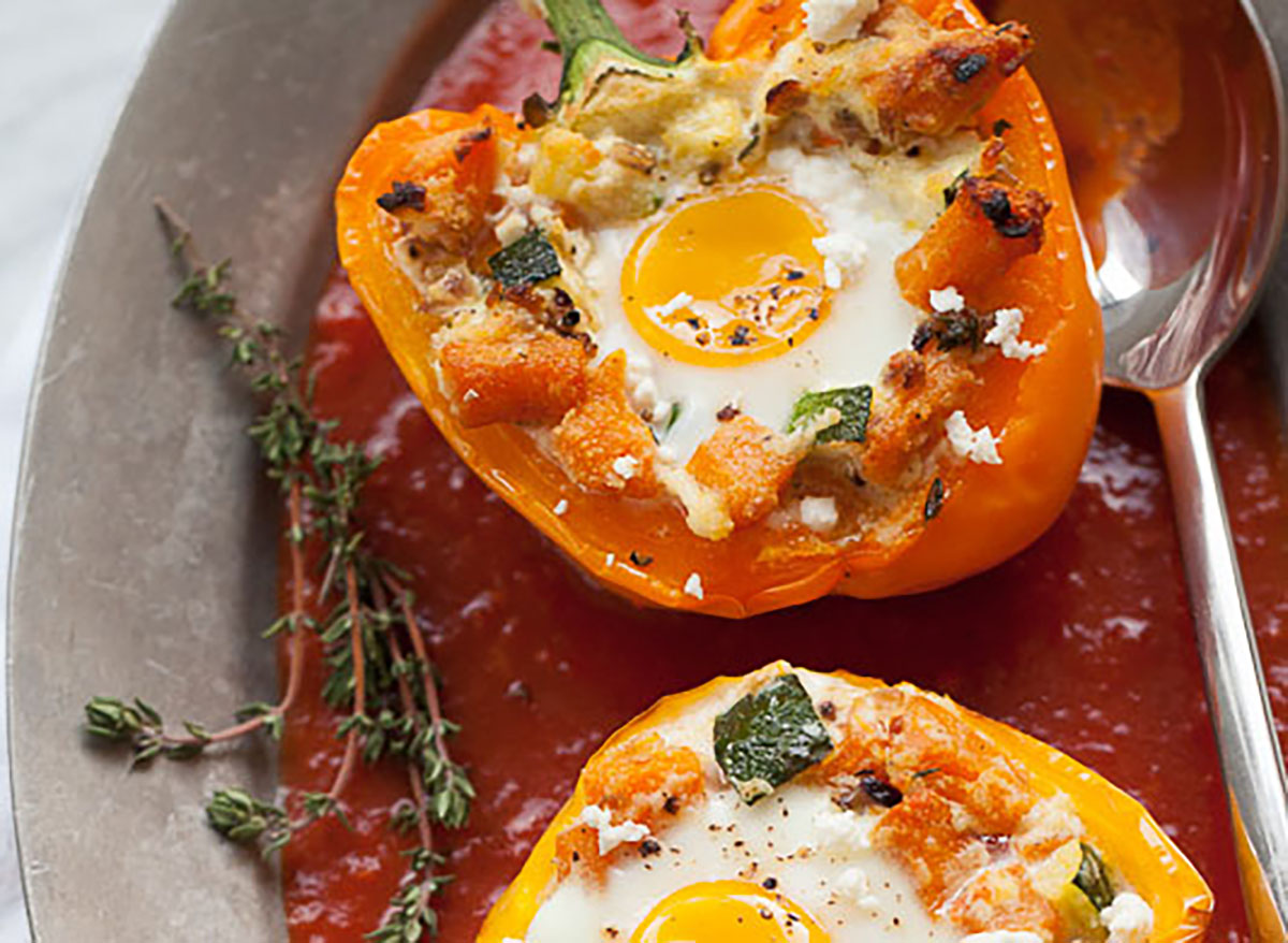 baked eggs in peppers