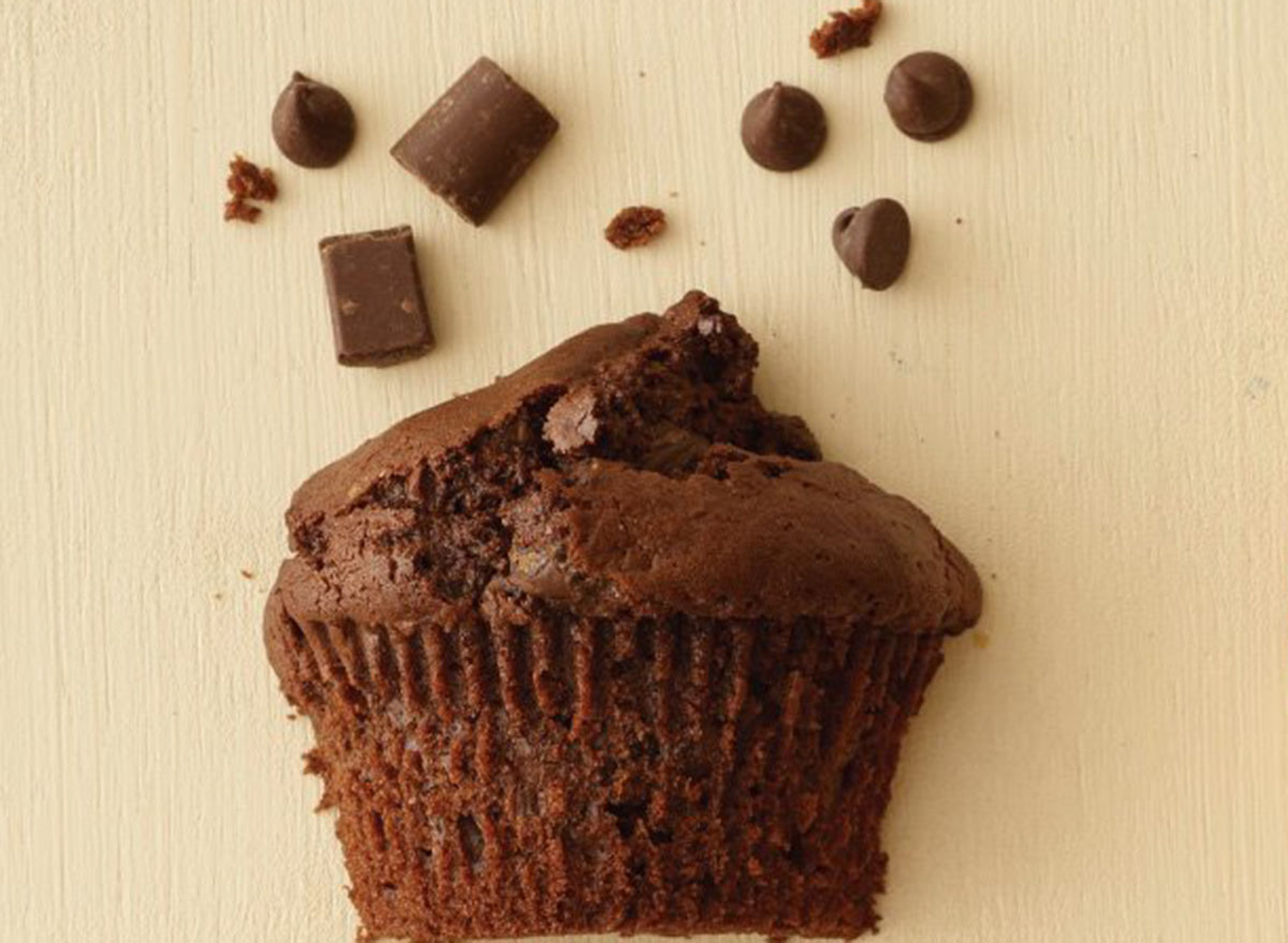au bon pain double chocolate chunk muffin