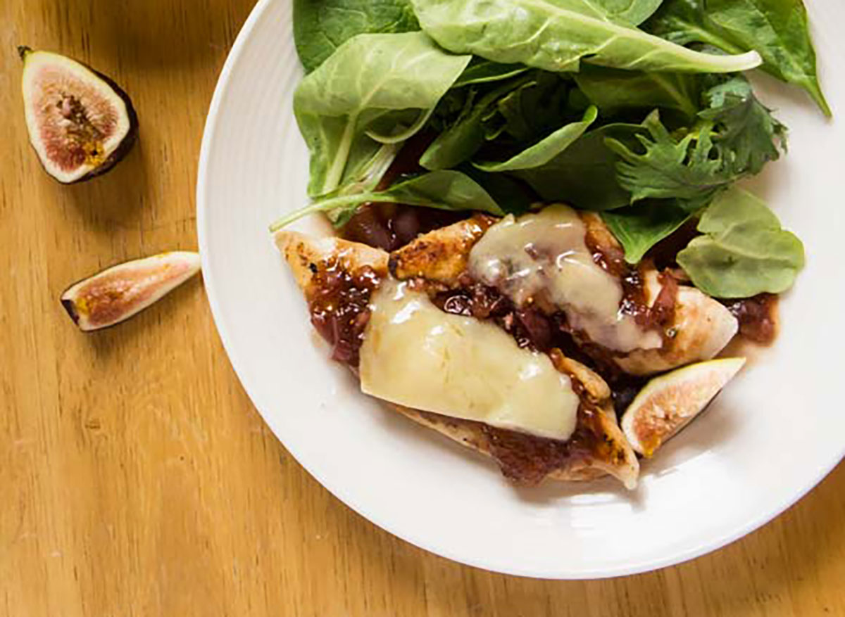 balsamic glazed chicken with figs and salad