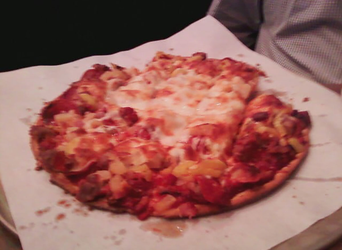 flavor explosion pizza at mamas pizza in minnesota