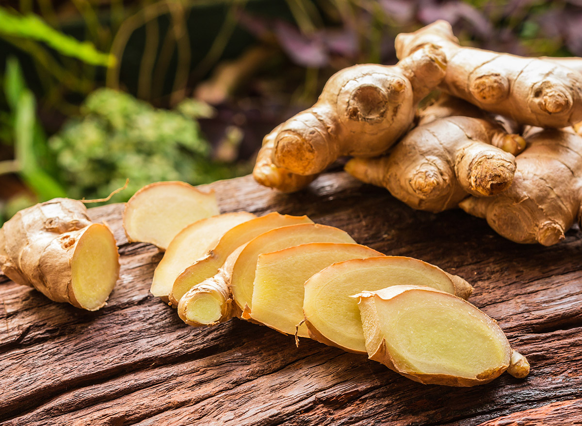 sliced ginger