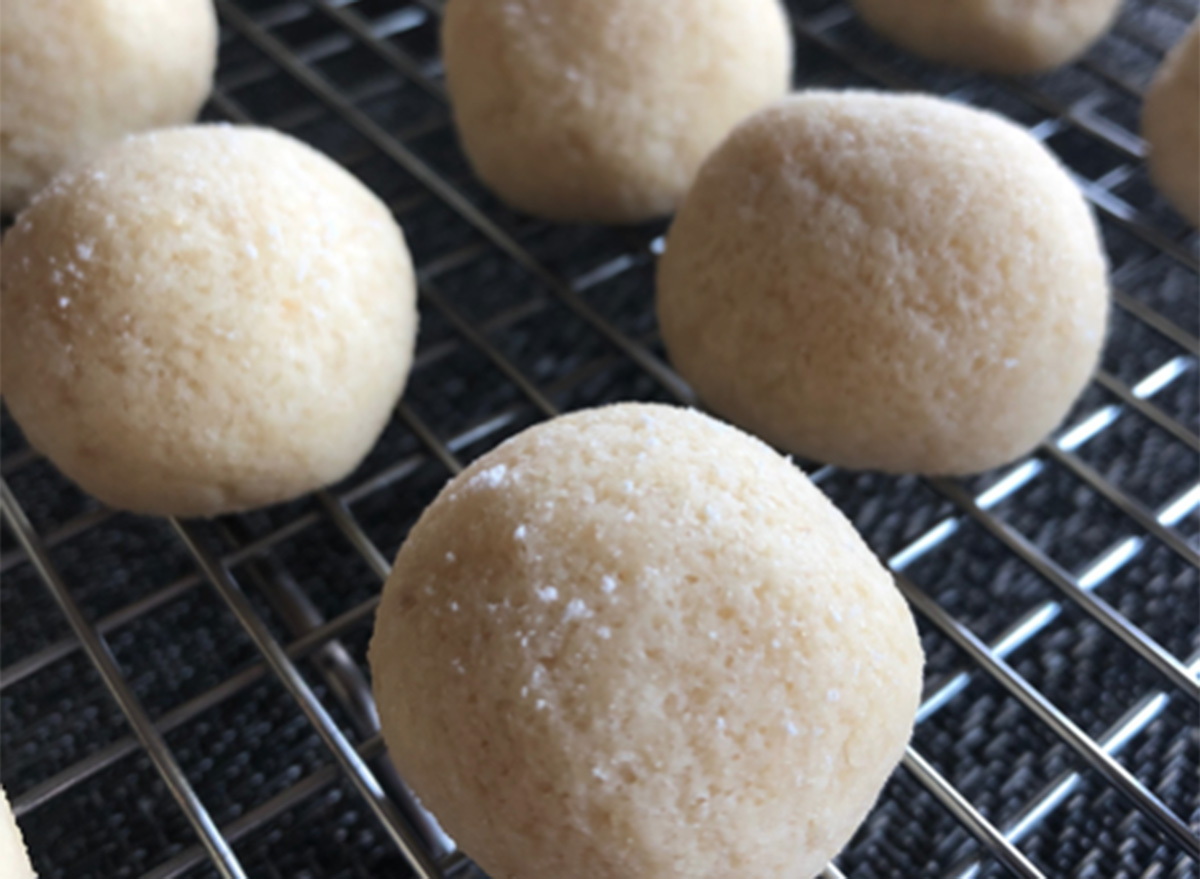 Keto-Friendly Amaretti Almond Cookies Recipe — Eat This Not That