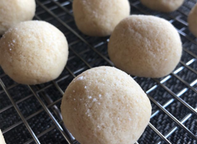 keto amaretti cookies